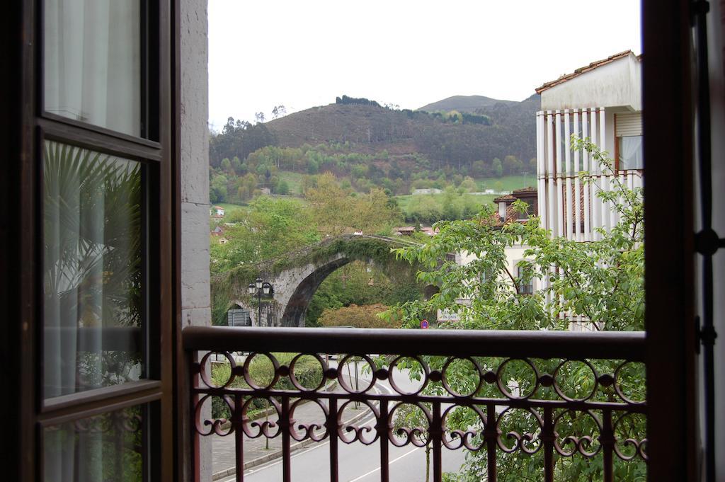 Puente Romano Onís Exteriör bild